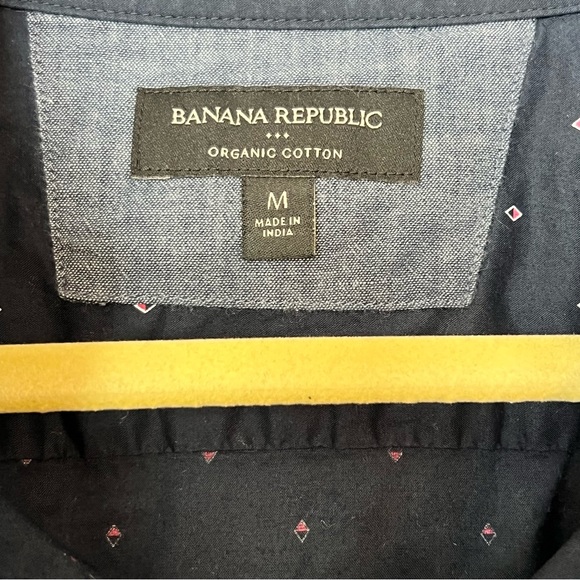 Men’s medium banana republic, untucked, fit button shirt - Picture 3 of 4